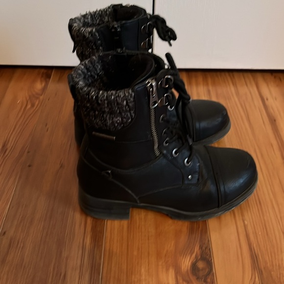 Kid Black Fur-Lined Boots - Picture 2 of 3